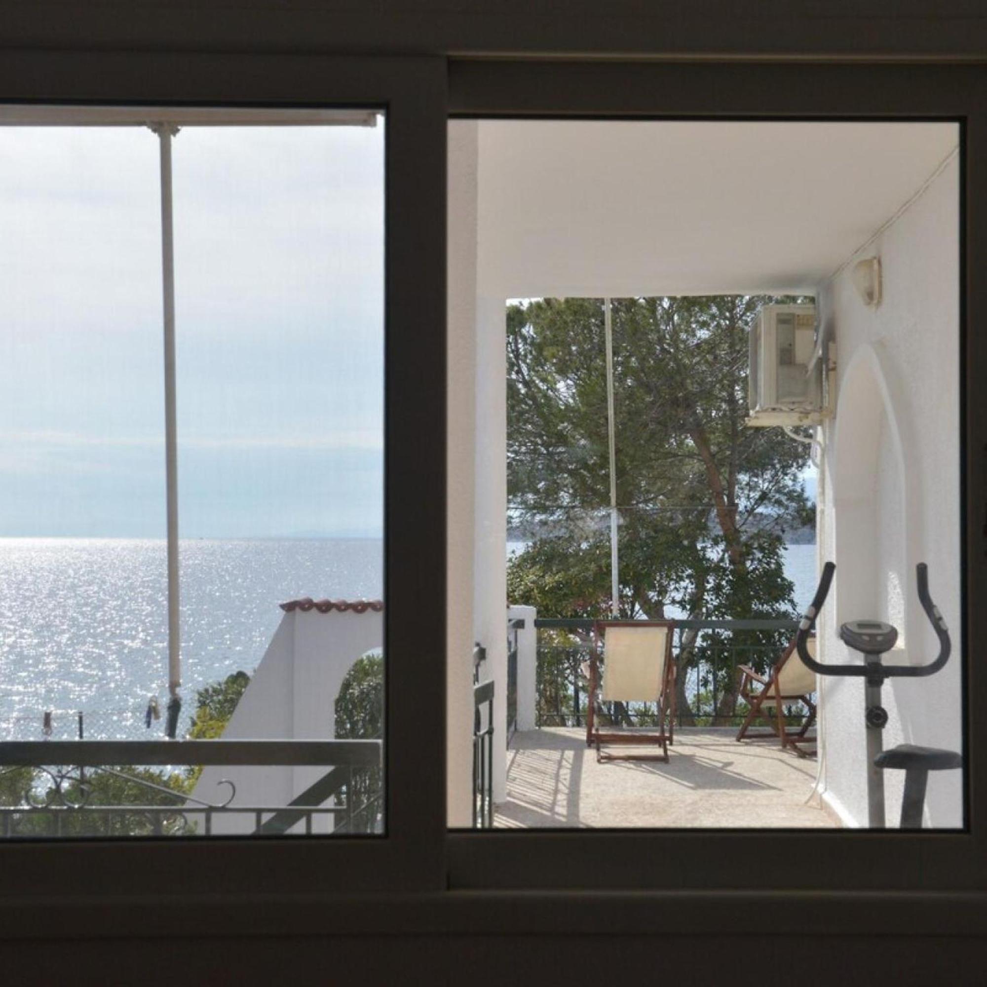 Salamis Beachfront House Kültér fotó